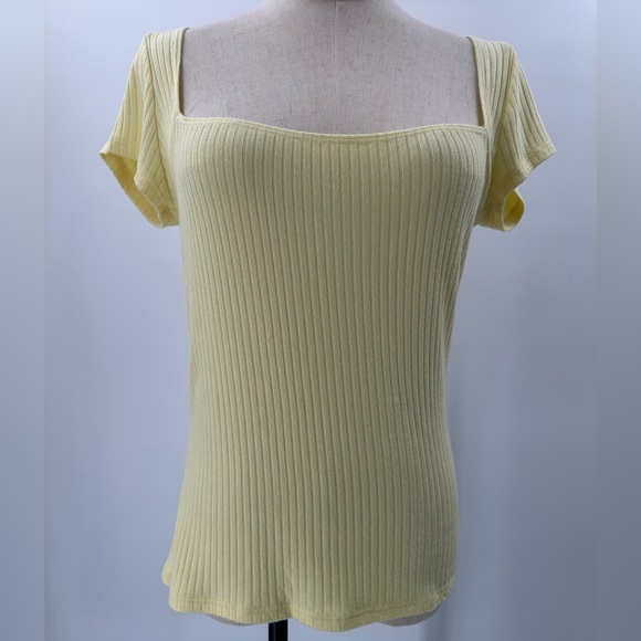 Reformation Tops - Reformation Ribbed Square-Neck Short Sleeve Top - Pale Yellow
